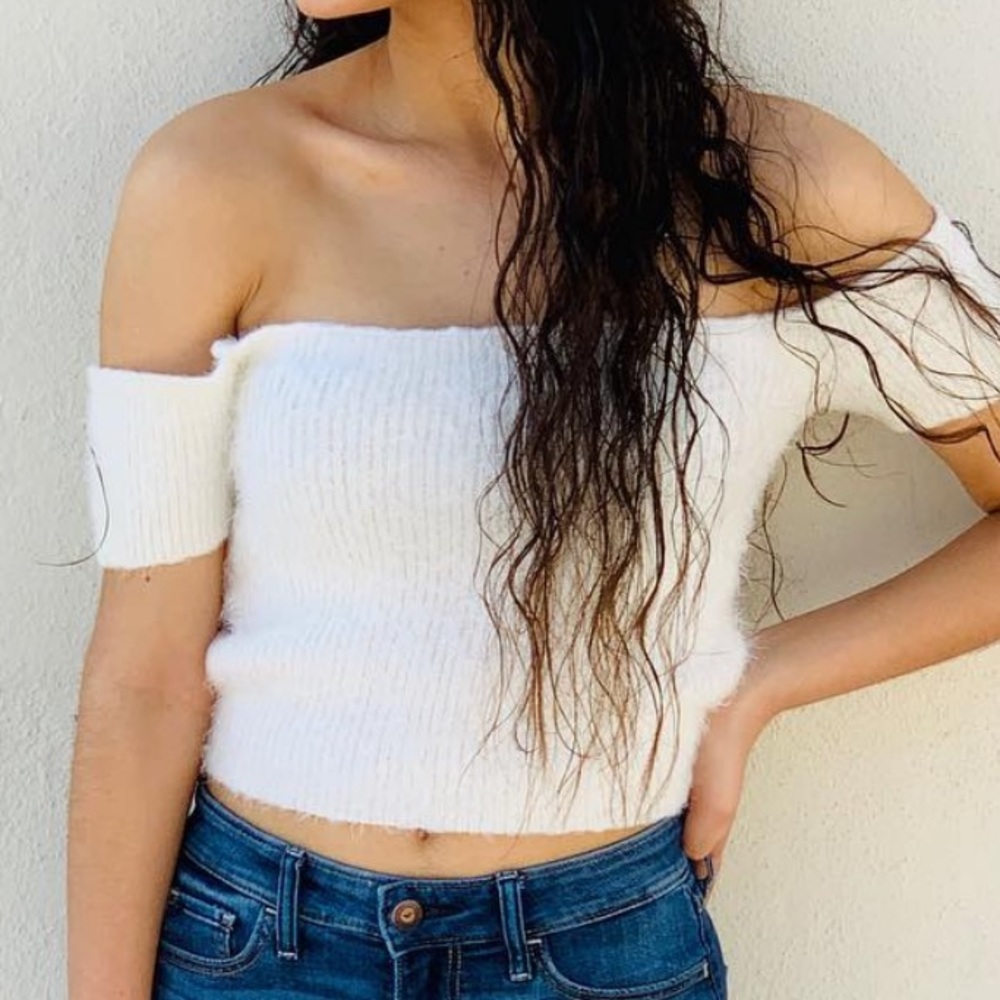 Cropped white top